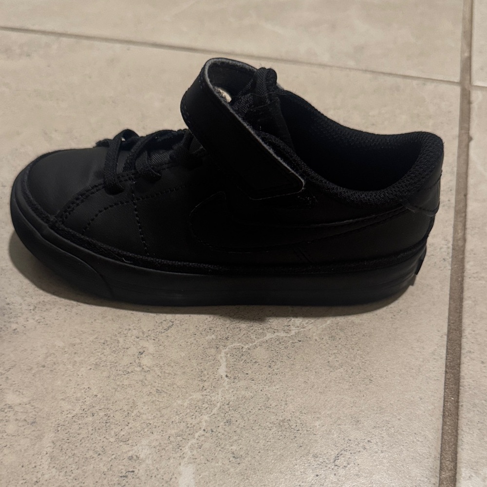 Nike Kids Black Sneakers